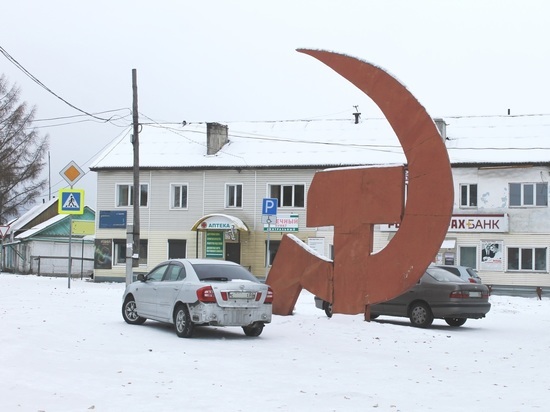 В райцентре Бурятии демонтированный «серп и молот» вернут весной