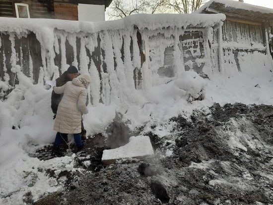 Жителям дома на Алтайской обещают починить теплотрассу после потепления в Томске