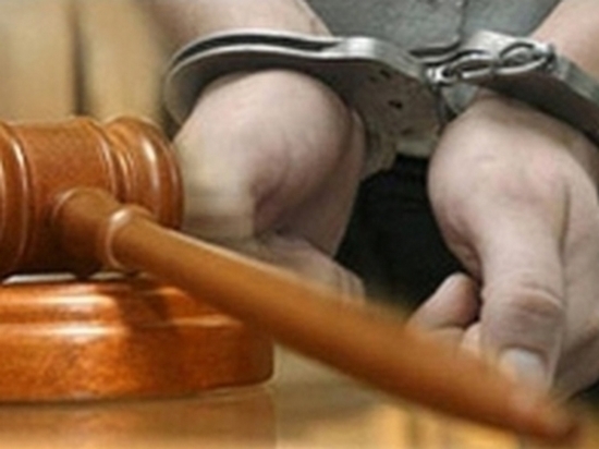 За убийство отца осудят 25-летнюю девушку в Комсомольске