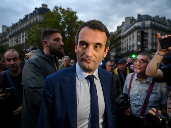 Французский политик Филиппо назвал Макрона безумцем за помощь Украине