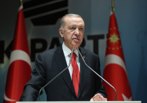 Президент Турции Реджеп Тайип Эрдоган высказал в ходе трехсторонней встречи с коллегами из Азербайджана и Туркмении мнение, что конфликт на Украине пошатнул устои глобальной системы
