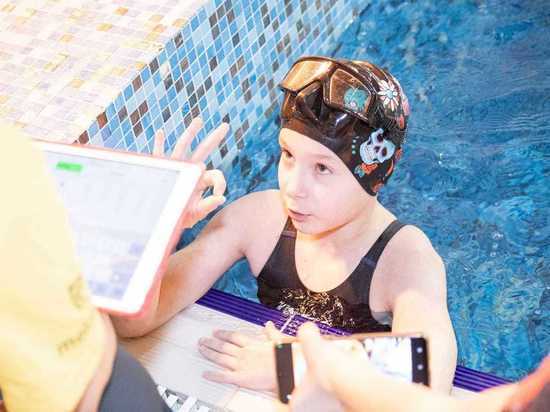 Юная пловчиха из Серпухова стала абсолютной победительницей на соревнованиях в Москве