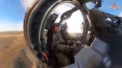 Экипажи Су-25 уничтожили бронетехнику ВСУ: кадры из кабины штурмовика