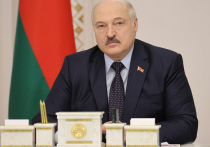 Лукашенко хочет перестать оказывать медицинскую помощь безработным и белорусам, временно живущим за границей