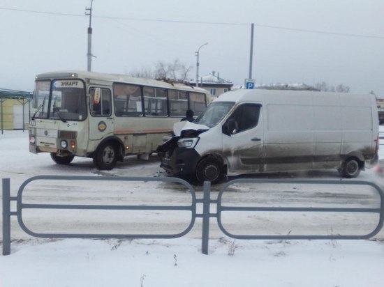 Пассажиры пострадали в двух авариях с автобусами в Кургане