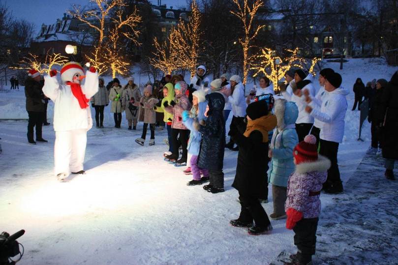 На Лыбедском бульваре в центре Рязани открыли каток с прокатом коньков ...
