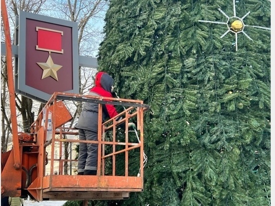 В Смоленске главная городская ёлка скоро засверкает огнями