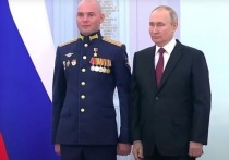 Военнослужащий из Пскова Борис Дудко получил почетную медаль из рук президента Владимира Путина