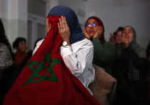 В среду, 14 декабря, в Катаре прошел полуфинальный матч чемпионата мира-2022 между сборными Франции и Марокко. Победу одержали действующие обладатели Кубка мира. В столице Франции и других городах страны заранее готовились к волнениям на улицах. И мигранты из Марокко себя показали во всей «красе» в эту ночь - «МК-Спорт» расскажет, что случилось. 