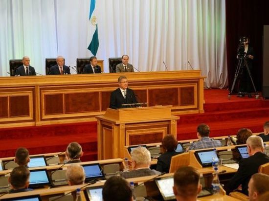 Радий Хабиров признался, что его «тревожит нехватка рабочих рук на предприятиях»