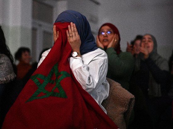 В среду, 14 декабря, в Катаре прошел полуфинальный матч чемпионата мира-2022 между сборными Франции и Марокко. Победу одержали действующие обладатели Кубка мира. В столице Франции и других городах страны заранее готовились к волнениям на улицах. И мигранты из Марокко себя показали во всей «красе» в эту ночь - «МК-Спорт» расскажет, что случилось. 