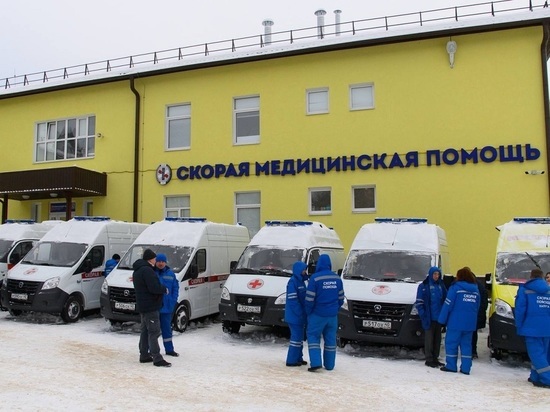 Медикам в Калужской области вручили 32 автомобиля