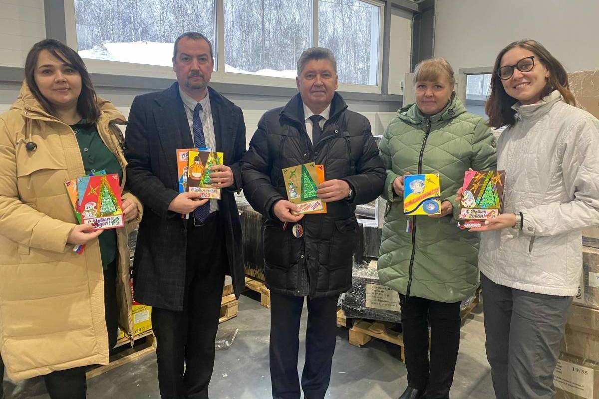 Костромичи отправили бойцам СВО письма и новогодние открытки