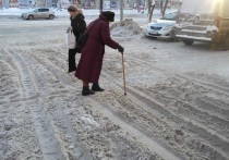 Курганцы жалуются, что в Шадринске и Шадринском районе дороги засыпают солью и реагентами