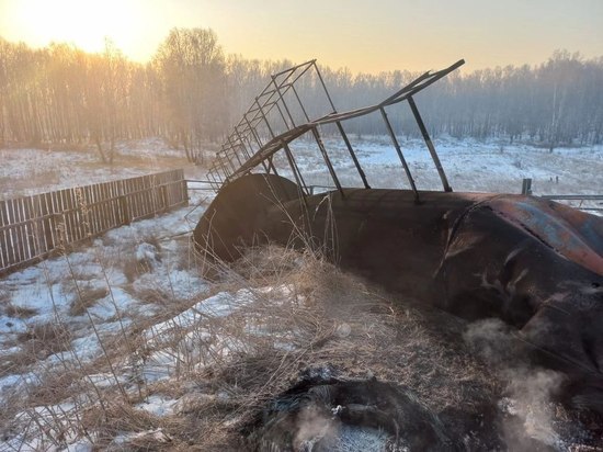 «Жители домов обеспечены привозной водой»: в МинЖКХ Красноярского края прокомментировали падение водонапорной башни