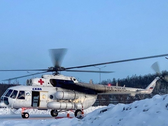 Из Кандалакши в Мурманск вертолетом доставили ребенка с переломом позвоночника