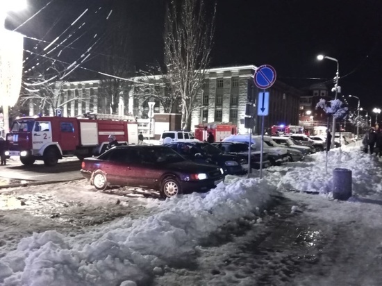 Более 100 человек эвакуированы из гостиницы «Центральная» в Курске из-за пожара на кухне