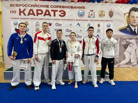Сахалинские каратисты завоевали шесть медалей на соревнованиях в Смоленске