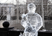 Губернатор Забайкальского края Александр Осипов прокомментировал появление ледяных и пластиковых солдат на площади Ленина в Чите