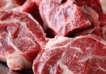 Три туши свиней и 487 килограммов говядины украли двое мужчин с торговой базы в Чите