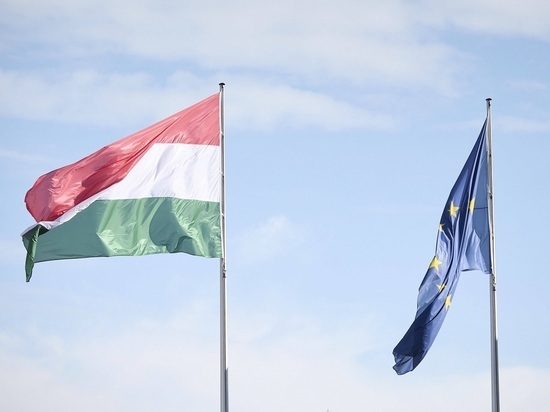 EUobserver: Венгрия добилась исключения из санкций трех российских министров