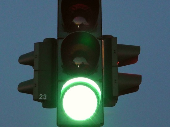 Новый светофор на аварийном перекрестке Петрозаводска временно отключили