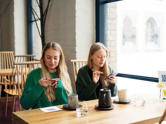 ВТБ запустил Mir Pay для оплаты чаевых