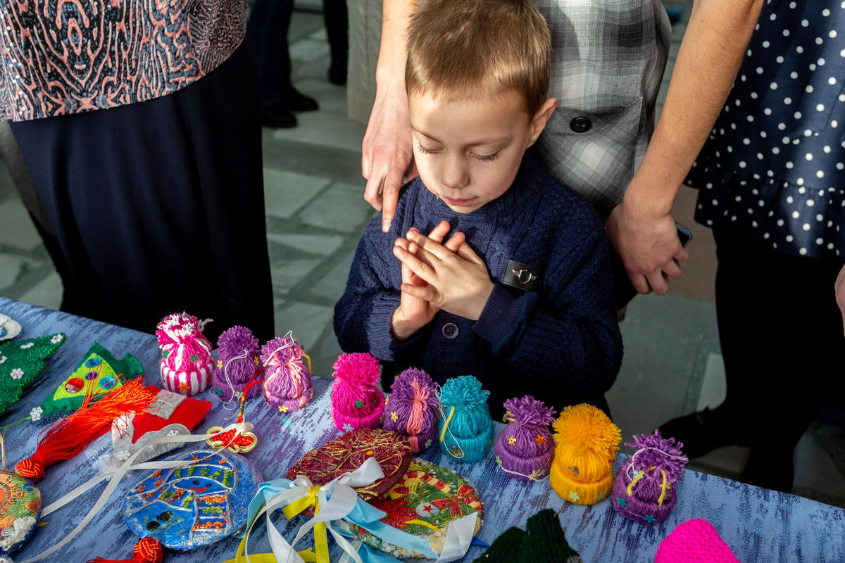 Дети без родителей находят в Новосибирске семьи благодаря акции «Каникулы в  семье горожан» - МК Новосибирск