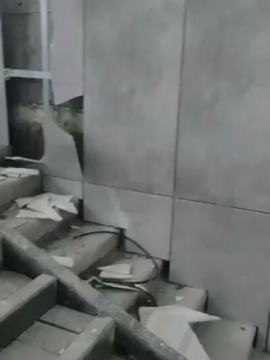 В Курске вандалы разбили новую плитку в подземном переходе на Сумской