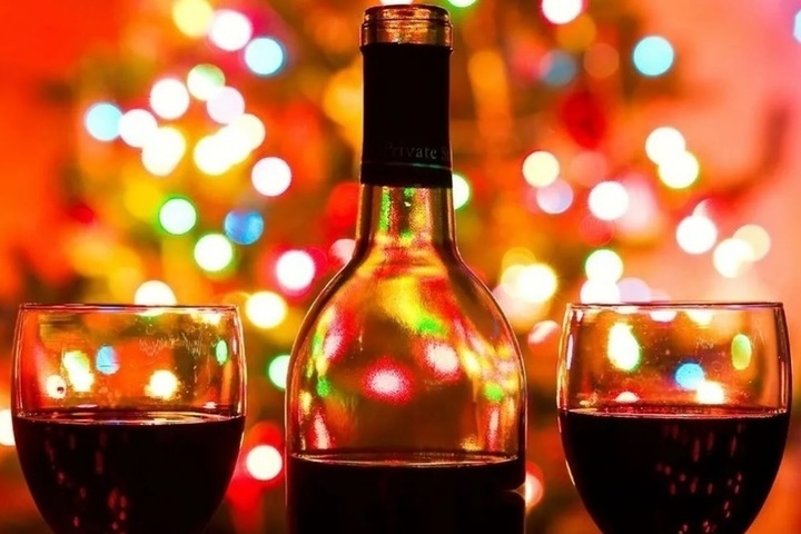 Эксперты рассказали, с какими винами сочетать новогодние блюда