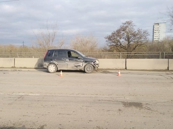 В Таганроге водитель умер за рулем и врезался в иномарку