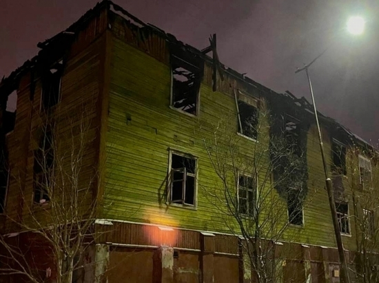 Сгоревший дом в Мурманске снесут за 8,4 миллиона рублей