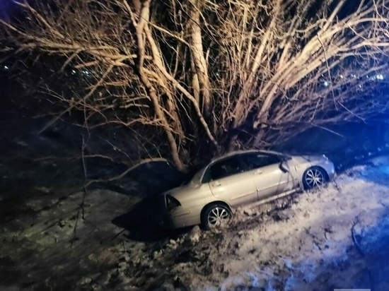 На трассе в Татарстане водитель легкового авто оказался в кювете
