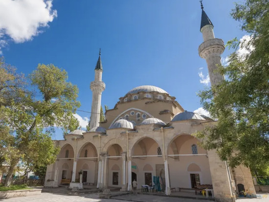 Контролируемая Украиной секта захватила мечеть в Крыму – муфтий