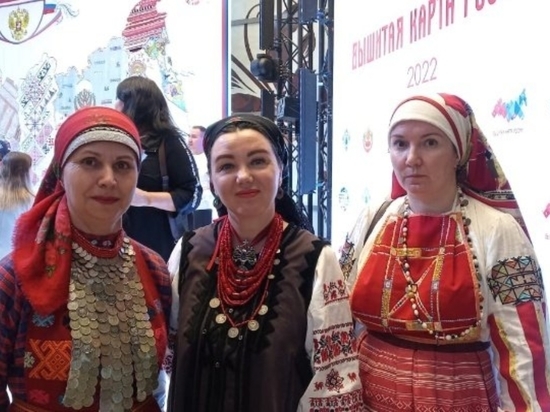 В вышивке карты всей России поучаствовали мастерицы из Удмуртии