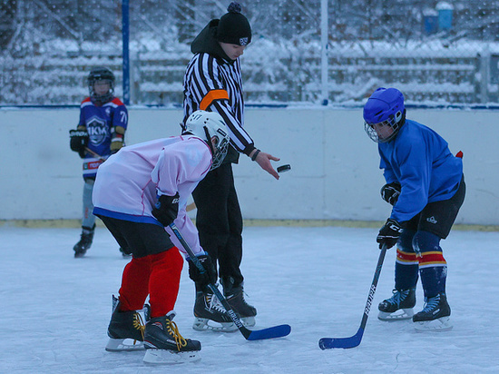 В Туле стартовало первенство по хоккею среди детских дворовых команд