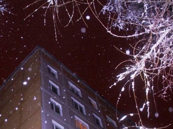 Костромские трагедии: 31-летний нерехтчанин погиб, пытаясь пробраться к себе на балкон с крыши
