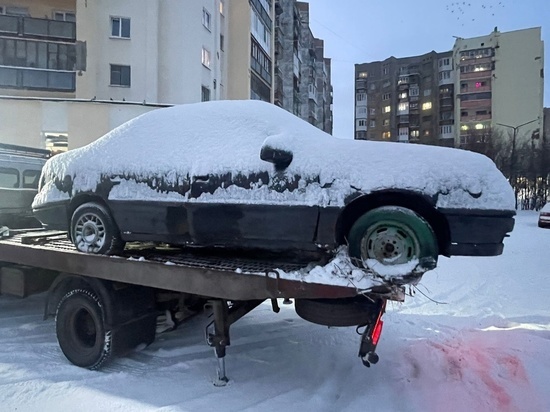 С североморских улиц эвакуировали брошенные автомобили