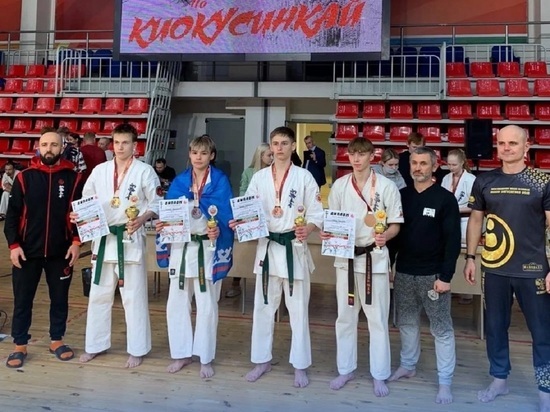 Юные борцы из Салехарда завоевали 3 медали на всероссийских соревнованиях