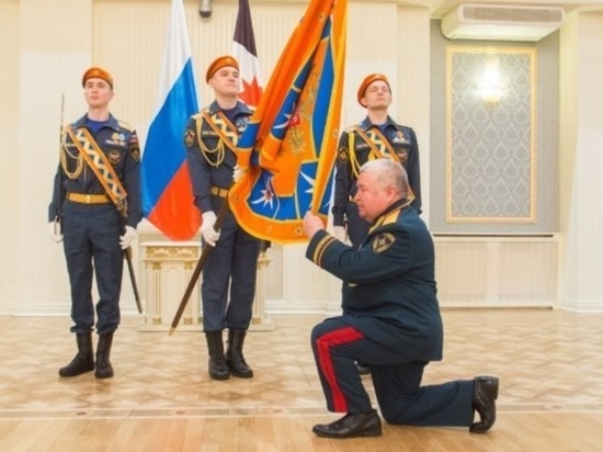 В Удмуртии торжественно проводили в отставку бывшего главу МЧС Петра Фомина