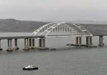 В пресс-службе министерства транспорта республики Крым сообщили о приостановке движения по крымскому мосту в понедельник, 19 декабря