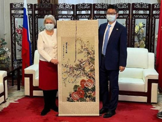 В Генконсульстве КНР прошла церемония награждения юных хабаровчан