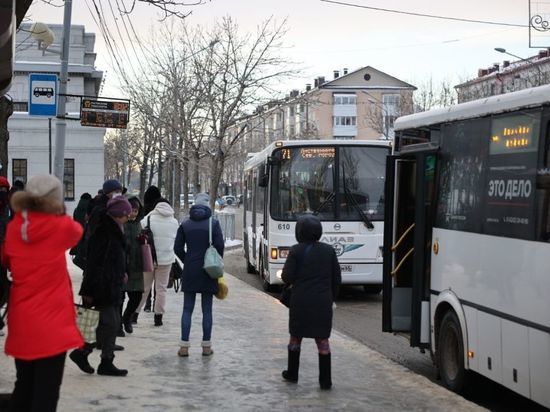 Жители Южно-Сахалинска более 13 тысяч раз оплатили проезд при помощи карты в автобусах