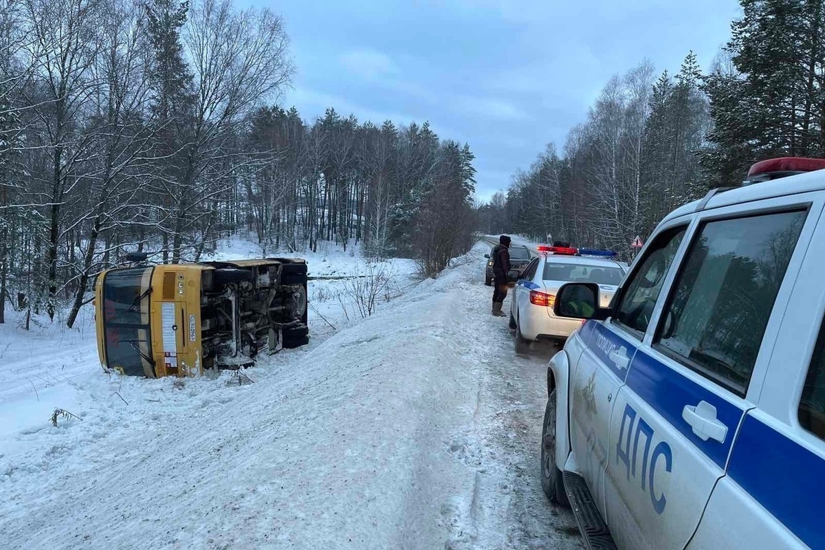 На Южном Урале перевернулся школьный автобус - МК Челябинск