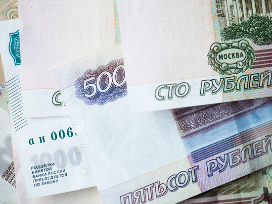 Путин подписал закон об установлении МРОТ в размере 16 242 рублей