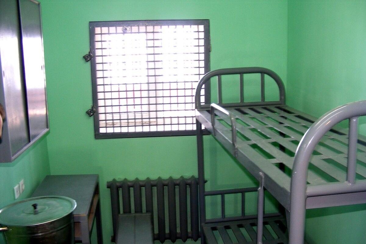 6 лет колонии общего режима. Колония. 6 лет колонии общего режима. Колония строговоирежимаи. Ик-13 красная утка.