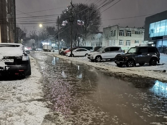 В Рязани из-за оттепели затопило улицу МОГЭС в Горроще
