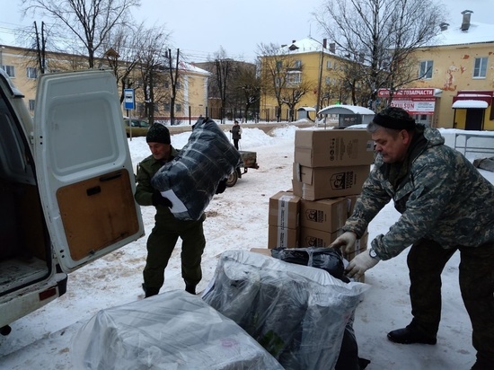 В Великом Новгороде отправили очередную партию гуманитарной помощи в Донбасс