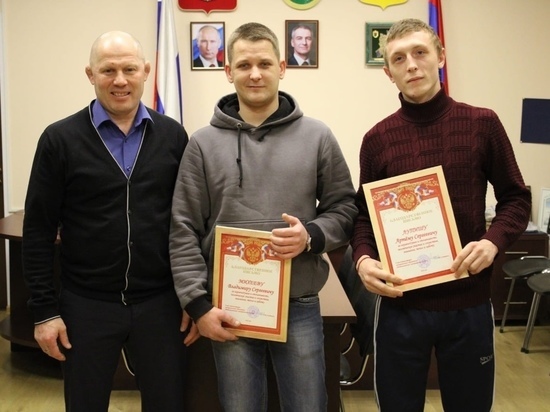 Жители Карелии спасли жизнь пенсионерке, которая замерзала на обочине дороги