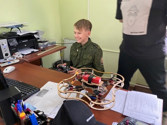 Больше всего ребятам понравилось управлять дроном